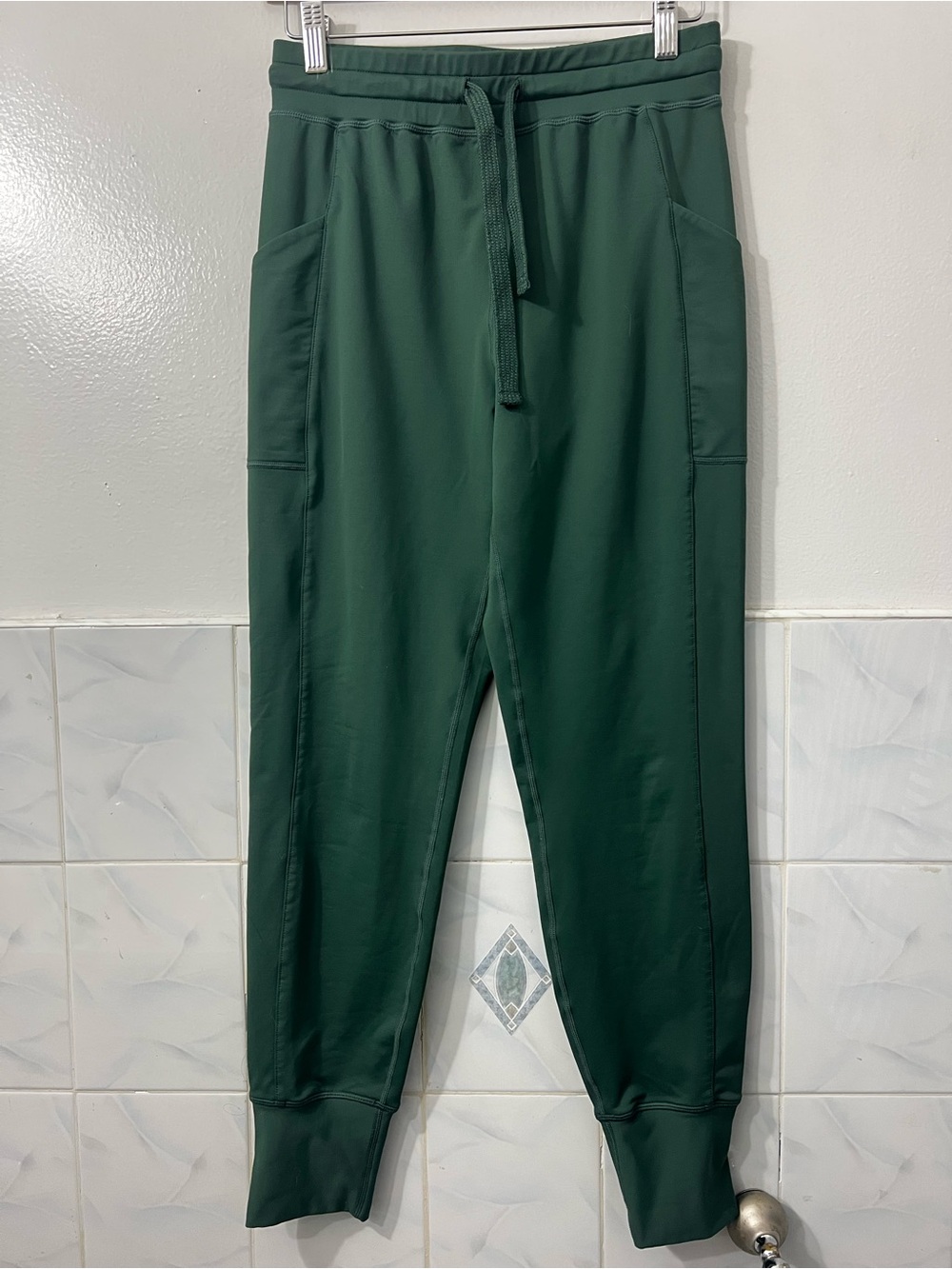 Fabletics On Call Scrub Jogger Pants Size S Women’s Green Athleisure Workwear